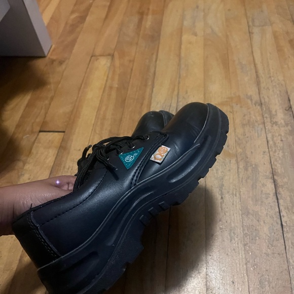 Black Lace-Up Shoes - Picture 4 of 4